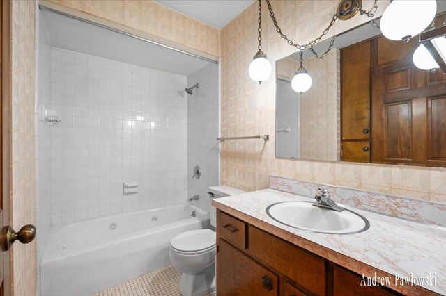 7763 Coachman Lane, Jenison, MI 49428