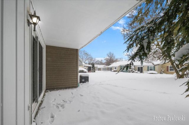 7763 Coachman Lane, Jenison, MI 49428