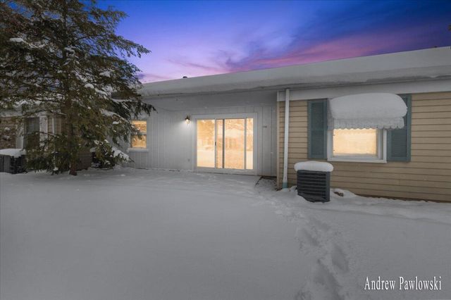 7763 Coachman Lane, Jenison, MI 49428