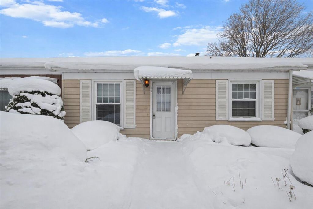 7763 Coachman Lane, Jenison, MI 49428