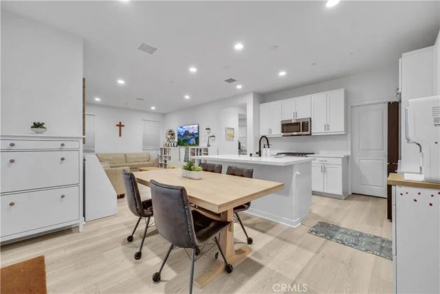 16272 Meadowhouse, Chino, CA 91708