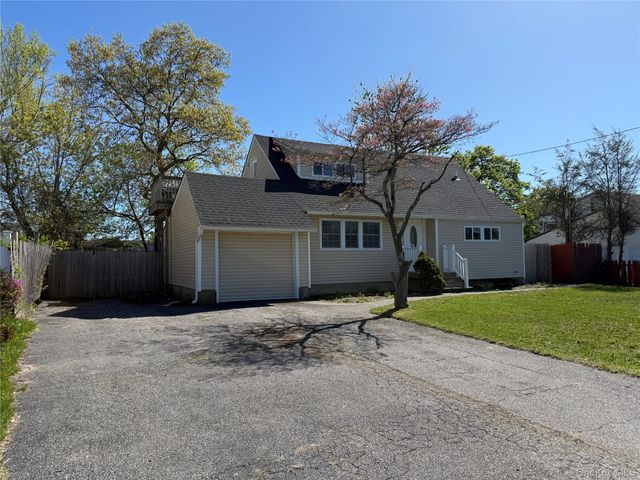 60 Meadowbrook Drive, Brentwood, NY 11717