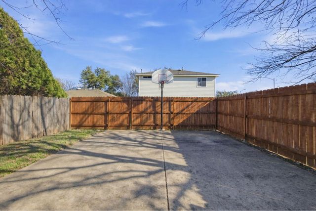 13800 Spring Heath RD, Pflugerville, TX 78660