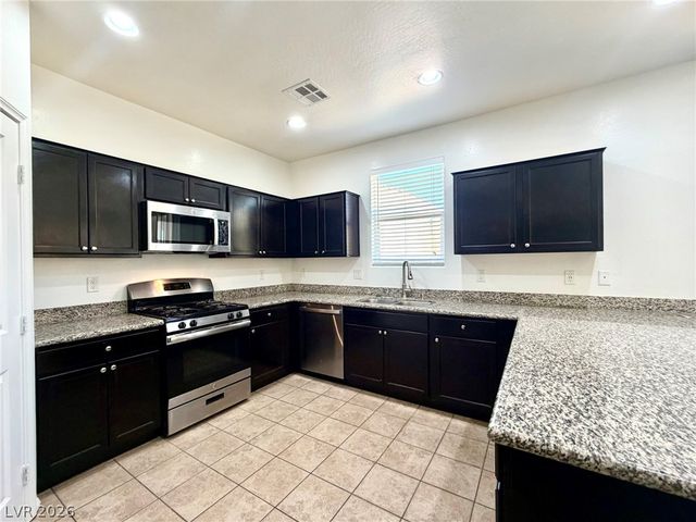 6979 Painted Vista Court, Las Vegas, NV 89142