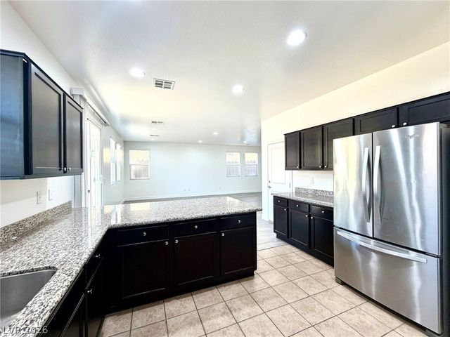 6979 Painted Vista Court, Las Vegas, NV 89142