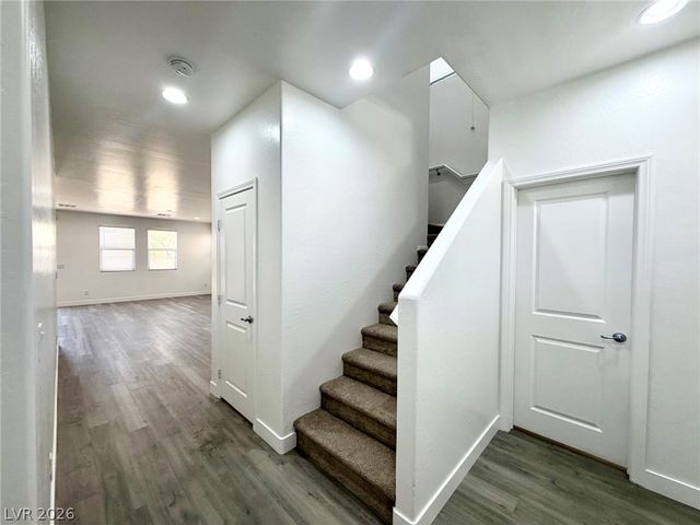 6979 Painted Vista Court, Las Vegas, NV 89142
