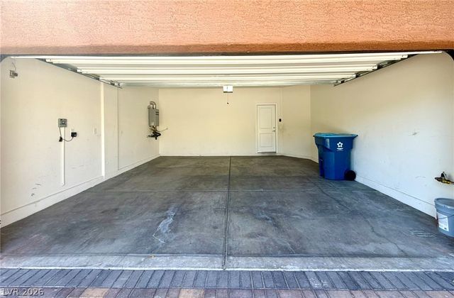 6979 Painted Vista Court, Las Vegas, NV 89142