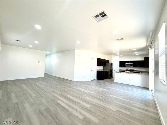 6979 Painted Vista Court, Las Vegas, NV 89142