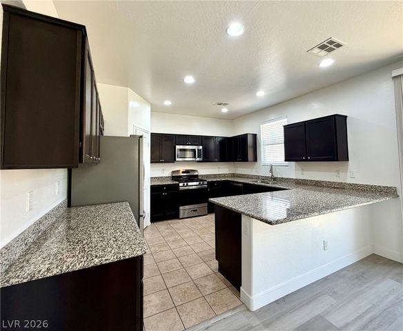 6979 Painted Vista Court, Las Vegas, NV 89142