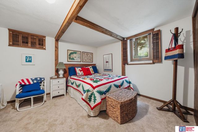 1920 E Bermuda Drive, Lincoln, NE 68506