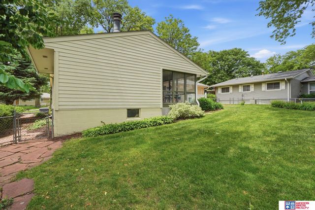 1920 E Bermuda Drive, Lincoln, NE 68506