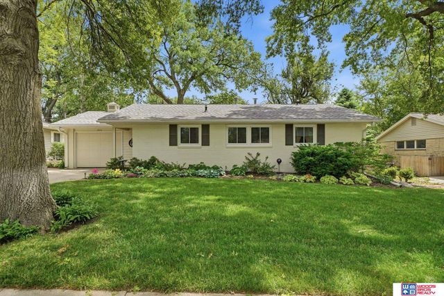 1920 E Bermuda Drive, Lincoln, NE 68506