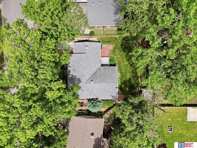 1920 E Bermuda Drive, Lincoln, NE 68506
