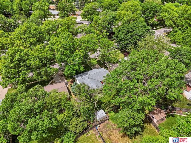 1920 E Bermuda Drive, Lincoln, NE 68506