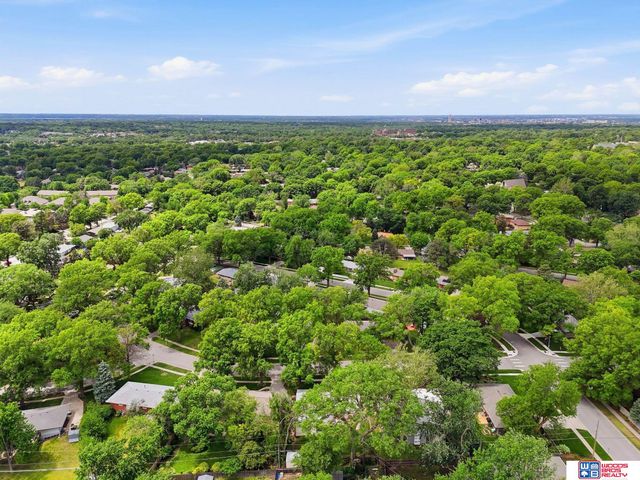 1920 E Bermuda Drive, Lincoln, NE 68506