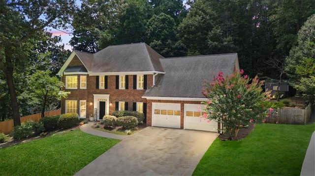 2647 Long Lake NE Drive, Roswell, GA 30075