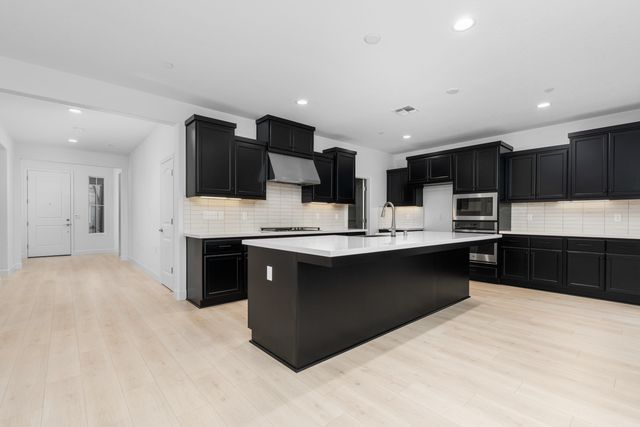 2936 Crystal Downs Avenue, Tulare, CA 93274