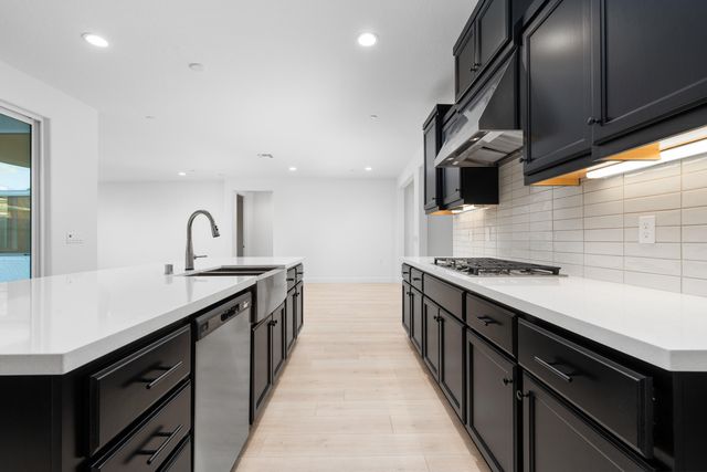 2936 Crystal Downs Avenue, Tulare, CA 93274