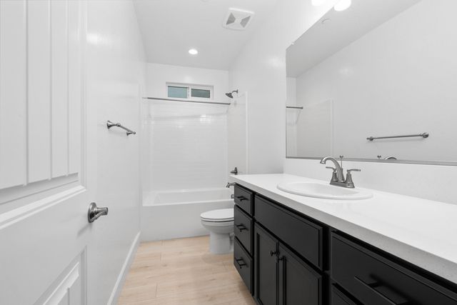 2936 Crystal Downs Avenue, Tulare, CA 93274