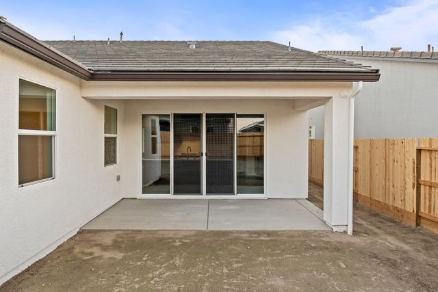 2936 Crystal Downs Avenue, Tulare, CA 93274