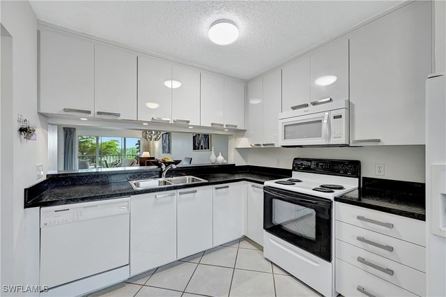 3071 Sandpiper Bay CIR L301, Naples, FL 34112