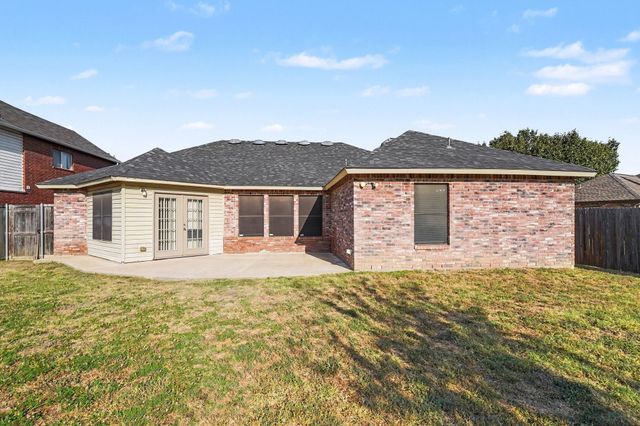 5233 Blue Circle, Haltom City, TX 76137