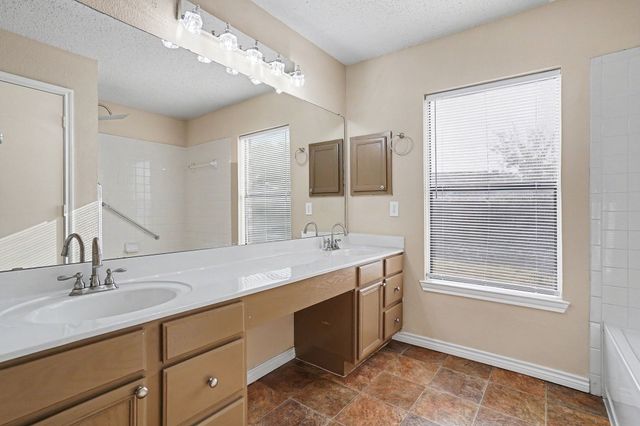 5233 Blue Circle, Haltom City, TX 76137