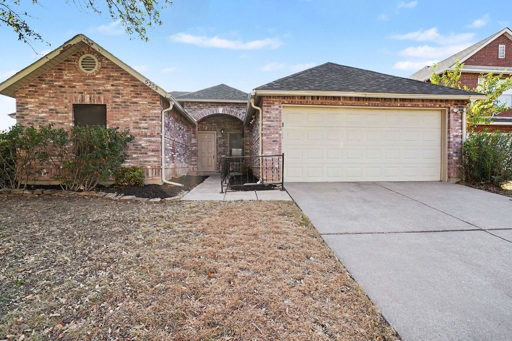 5233 Blue Circle, Haltom City, TX 76137