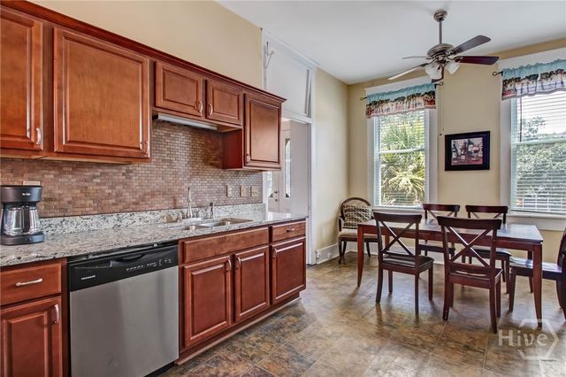 132 E Oglethorpe Avenue, Savannah, GA 31401