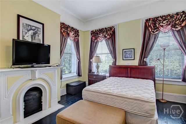 132 E Oglethorpe Avenue, Savannah, GA 31401