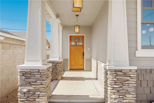 1005 Marvista Avenue, Seal Beach, CA 90740