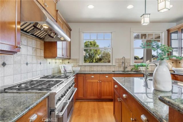 1005 Marvista Avenue, Seal Beach, CA 90740