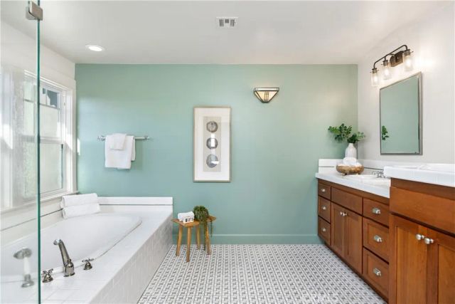 1005 Marvista Avenue, Seal Beach, CA 90740