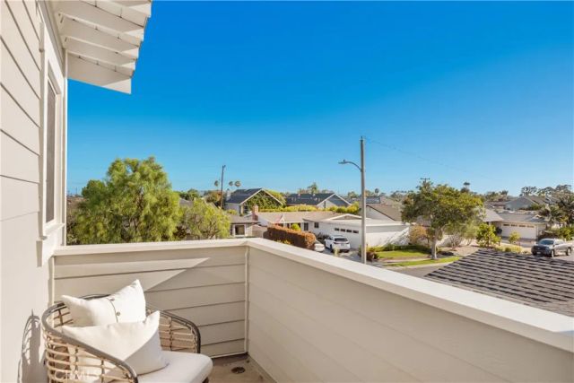 1005 Marvista Avenue, Seal Beach, CA 90740