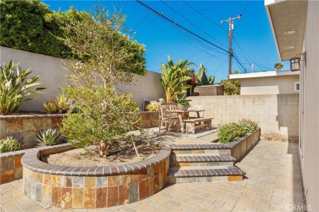 1005 Marvista Avenue, Seal Beach, CA 90740