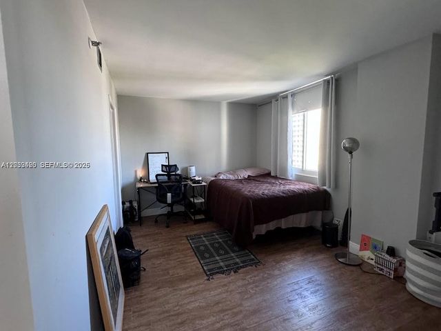 800 N Miami Ave E-1008, Miami, FL 33136