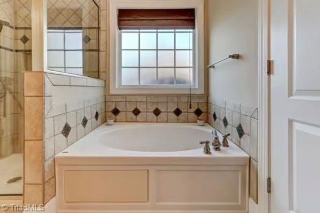 1330 Meadowlands Drive, Winston-salem, NC 27107