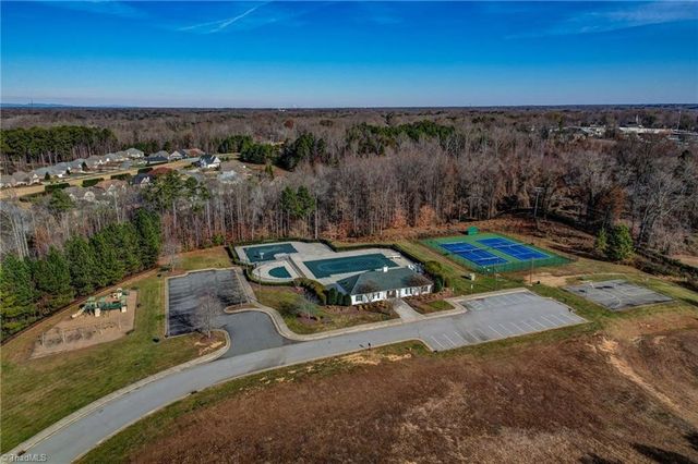 1330 Meadowlands Drive, Winston-salem, NC 27107