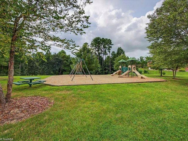 1330 Meadowlands Drive, Winston-salem, NC 27107