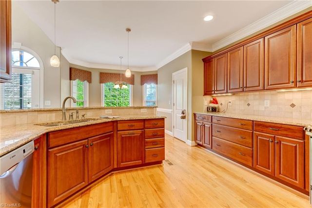 1330 Meadowlands Drive, Winston-salem, NC 27107