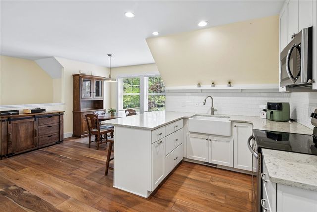 758 Michigan Avenue, South Haven, MI 49090