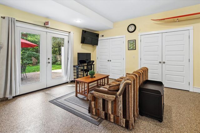 758 Michigan Avenue, South Haven, MI 49090