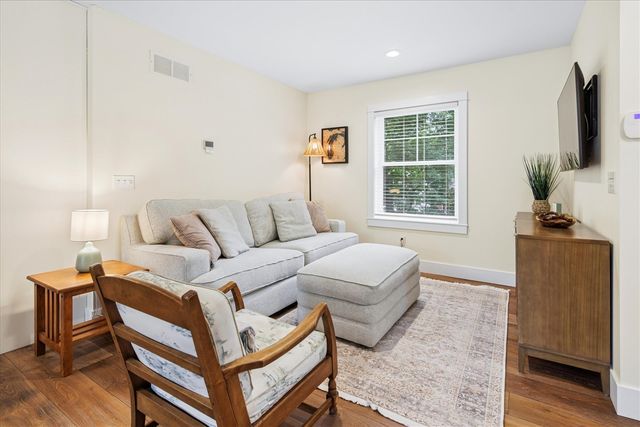 758 Michigan Avenue, South Haven, MI 49090