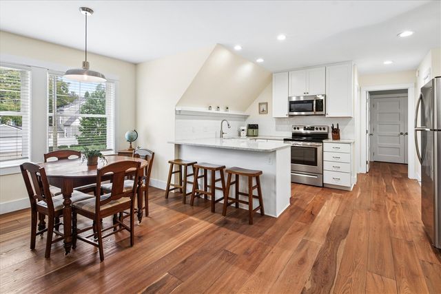 758 Michigan Avenue, South Haven, MI 49090
