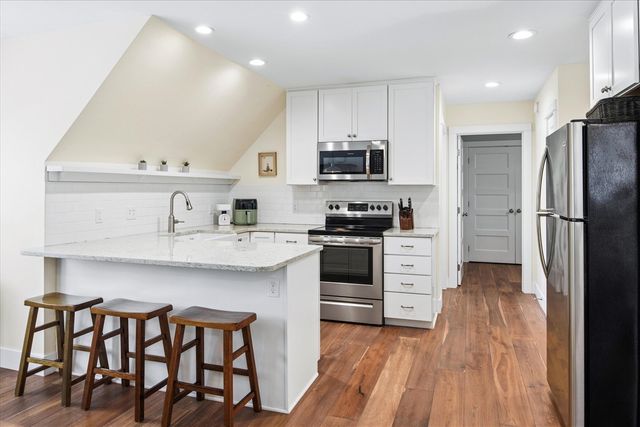 758 Michigan Avenue, South Haven, MI 49090