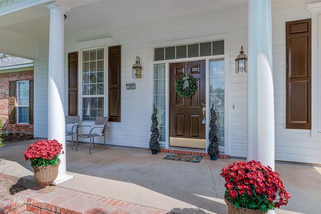205 Tealwood Drive, Bossier City, LA 71111