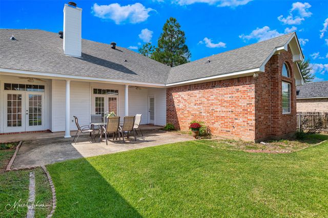 205 Tealwood Drive, Bossier City, LA 71111