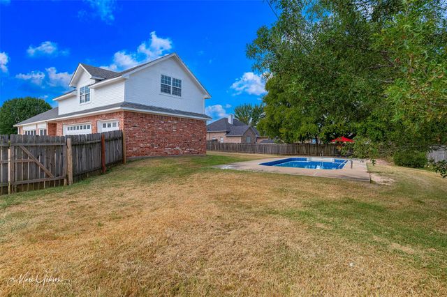 205 Tealwood Drive, Bossier City, LA 71111