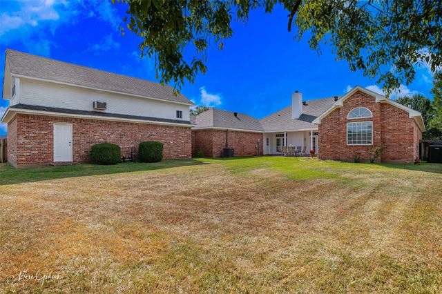 205 Tealwood Drive, Bossier City, LA 71111