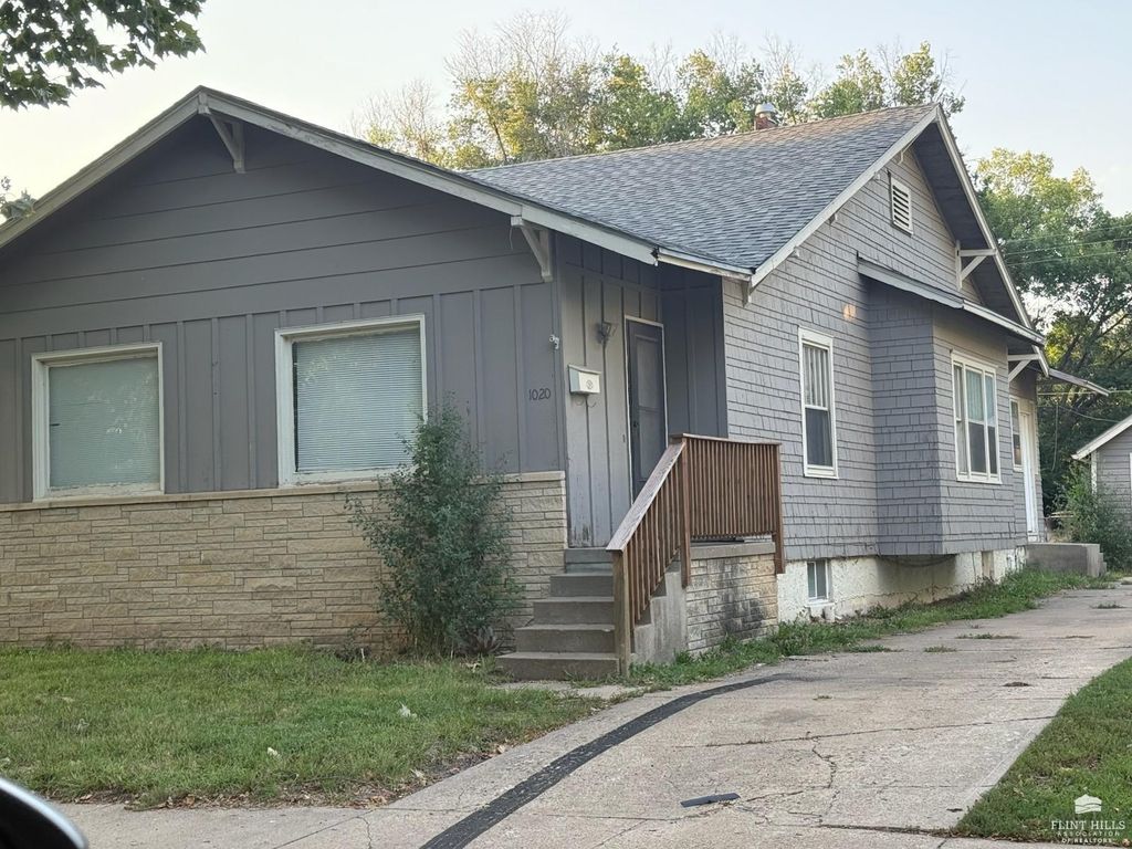 1020 Bertrand, Manhattan, KS 66502